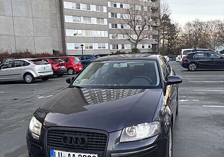 Audi A3 8P 1.6 TÜV NEU