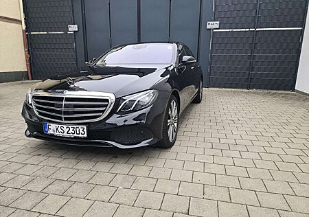 Mercedes-Benz E 220 d T 9G-TRONIC Exclusive