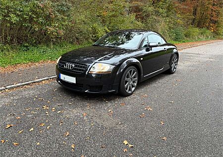 Audi TT Coupe 1.8T quattro, SLine, Titanpaket, Sportp.