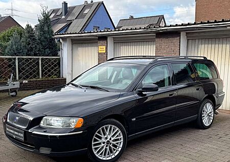 Volvo V70 2.5 T AWD Kinetic Aut 7-SITZ LEDER XENON SHZ