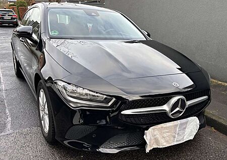 Mercedes-Benz CLA 180 Shooting Brake 7G-DCT