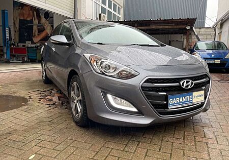 Hyundai i30 YES! Navi/Kamera/Tüv