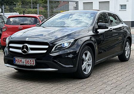 Mercedes-Benz GLA 200 4MATIC 7G-DCT/NAVI/BI-XENON/Euro6