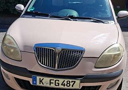 Lancia Ypsilon 1.2 16v