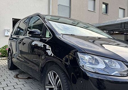 VW Sharan Volkswagen 2.0 TDI DSG Cup Pano Selstlenk Park Elek Sitz Navi