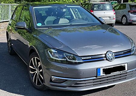 VW Golf Volkswagen 1.5 TSI BlueMotion ACT Highline