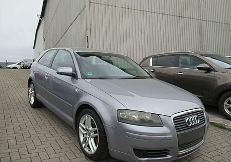 Audi A3 2.0 TDI Attraction (103kW)- Klimaaut.-SHZ-Alu