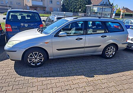 Ford Focus Kombi * Klimaanlage - Tüv 12/2025 *