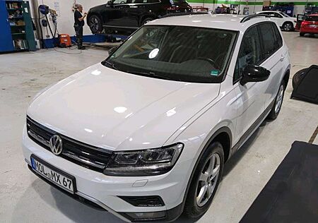 VW Tiguan Volkswagen 2.0 TDI BMT 4Motion OFFROAD AHK R-Line