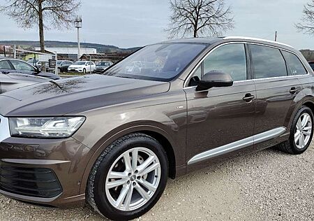 Audi Q7 3.0 TDI quattro S line*Panorama* Matrix*Virt*