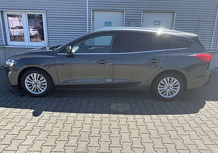 Ford Focus Titanium X+LED+NAVI+KAMERA+DAB+VIRTUELL+EL. HECKKL