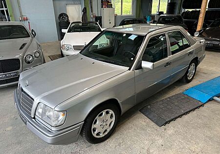 Mercedes-Benz E 220 org. 51.000km! Jahreswagen Zustand
