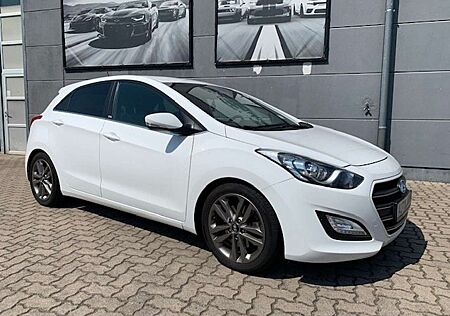 Hyundai i30 blue Passion 1.6I Plus Paket 5 tür. 2Hd Navi