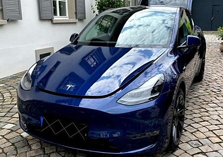 Tesla Model Y Long Range AWD & AHK & Pano