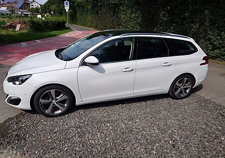 Peugeot 308 SW BlueHDi 120 EAT6 Stop & Start Allure