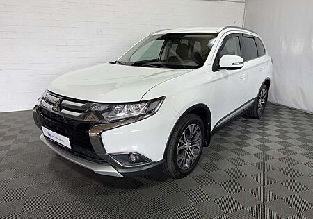 Mitsubishi Outlander 2.2 DI-D Plus 4WD KeyGo RFK AHK 7.Sitzer 110 kW...