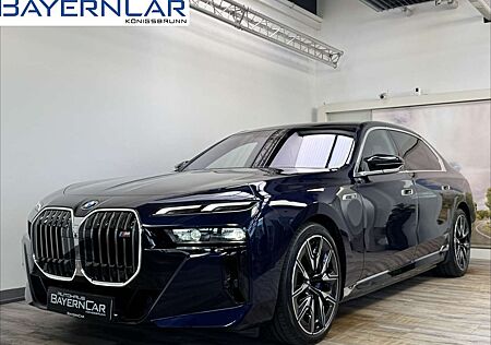 BMW i7 xDriveM70 Executive Lounge B&W Door UPE225