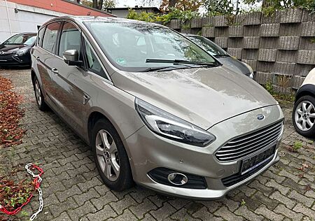 Ford S-Max Titanium, 7 Sitzer, Navi.