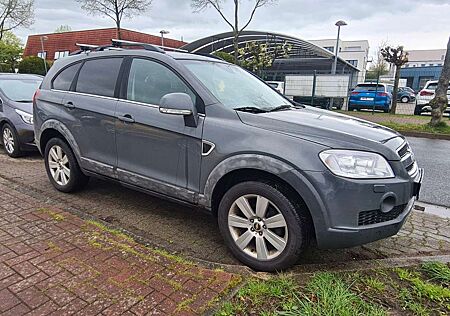 Chevrolet Captiva 2.0 D LT 4WD 7 Sitze Leder Xenon Navi