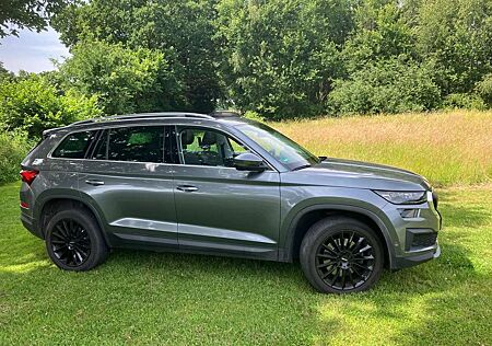 Skoda Kodiaq 2.0TDI Style 4x4*7Sitzer*AHK*PANO*...