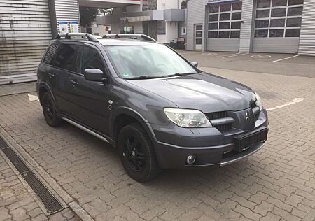 Mitsubishi Outlander ALLRAD AHK KLIMA