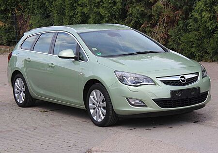 Opel Astra J Sports Tourer Innovation+Xenon+1.Hand