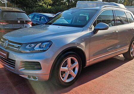 VW Touareg Volkswagen V6 TSI Aut Hybrid Leder/Xen/AHK/Pano/StHz