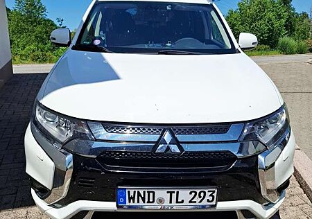 Mitsubishi Outlander 2.4 4WD Plug-In Hybrid Diamant