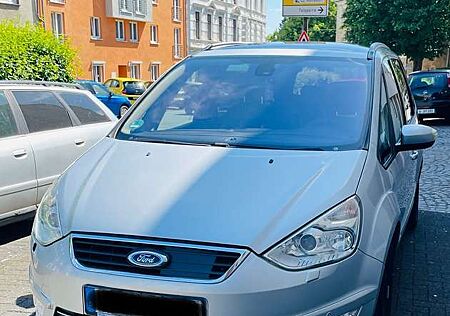 Ford Galaxy Titanium DPF 2,2 Alcantaraleder