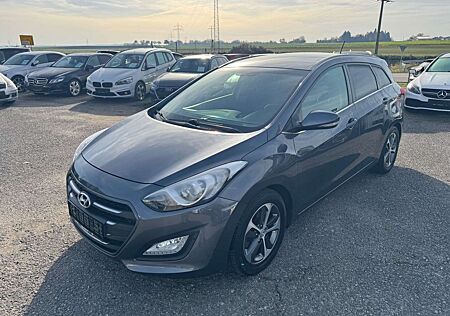 Hyundai i30 cw blue Trend Kamera Navi SHG PDC Tempomat