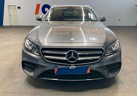 Mercedes-Benz E 220 E 220d AMG Line Panoramadach Navi Led Xenon