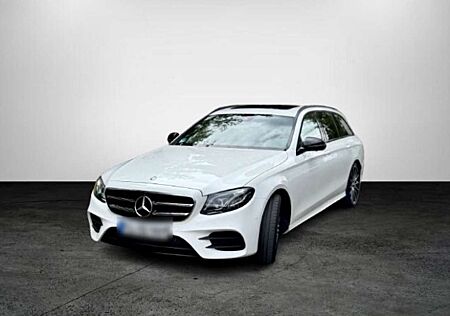 Mercedes-Benz E 220 S213/AMG-Line/Night Paket/360°Kamera/Soundsyst.