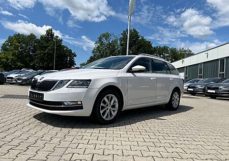 Skoda Octavia Combi 2.0 TDI Style *LED Navi Sitzh. PDC