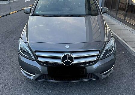 Mercedes-Benz B 200 CDI (BlueEFFICIENCY) 7G-DCT
