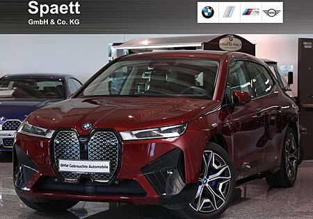 BMW iX xDrive40 Sportpaket 22Zoll DrivAss RFK AHK