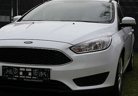 Ford Focus Turnier 1.0 EcoBoost Start-Stopp-System Tren