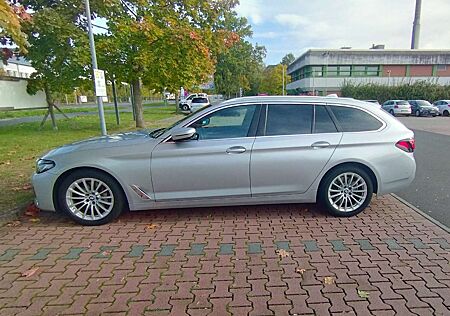 BMW 530d 530 xDrive Touring Aut.Luxury Line