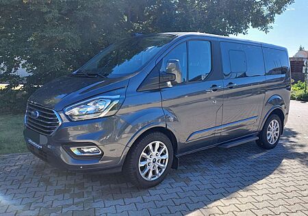 Ford Tourneo Custom 320 L1H1 VA Titanium mit Zubehör