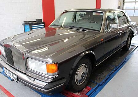 Rolls-Royce Silver Spirit