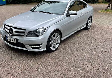 Mercedes-Benz C 250 CDI DPF Coupe (BlueEFFICIENCY) 7G-TRONIC