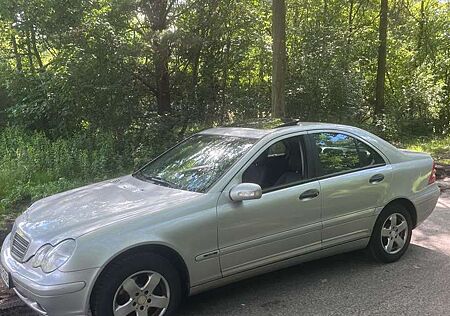 Mercedes-Benz C 200 Elegance