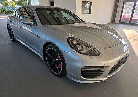 Porsche Panamera GTS