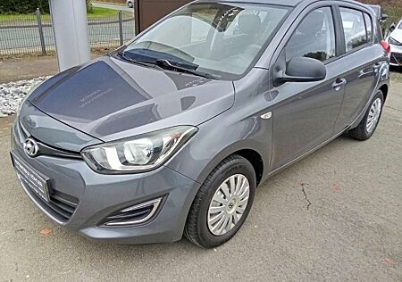 Hyundai i20 Classic 1.2 KLIMA Sitzheizung 8-fach bereift