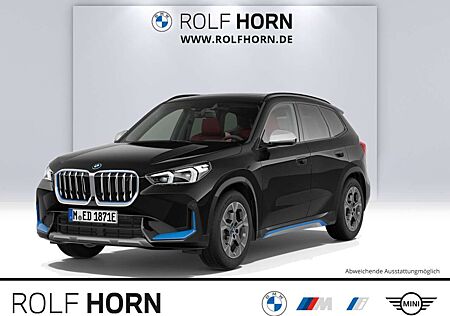 BMW iX1 xDrive30 Pano Navi AHK HeadUp RKamera Sitzhz