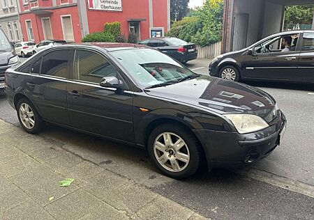 Ford Mondeo Turnier Ghia