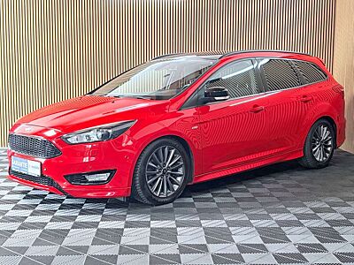 Ford Focus Turnier ST-Line LED/ Parkpilot/ LHZ/ SHZ