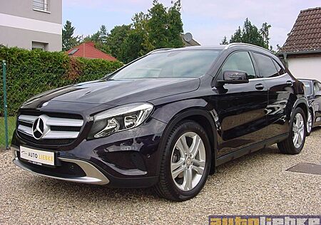 Mercedes-Benz GLA 200 URBAN AUT,NAVI,KAM,eHK,SHZ,BT,PTS,GRA,AHK,MB-SH!