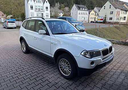 BMW X3 2.0i, 153000 km, Panoramadach, Navi, BT!