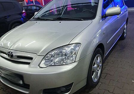 Toyota Corolla Fließheck 5-Türer 1.4 VVT-i Edition