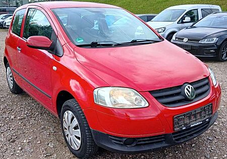 VW Fox Volkswagen 1.2i. 54PS. Klima Servo. ABS. ZV. EFH. Tüv NEU